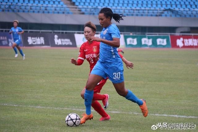 巴萨与费耶诺德对决被定为高危赛事，启动安全管控措施